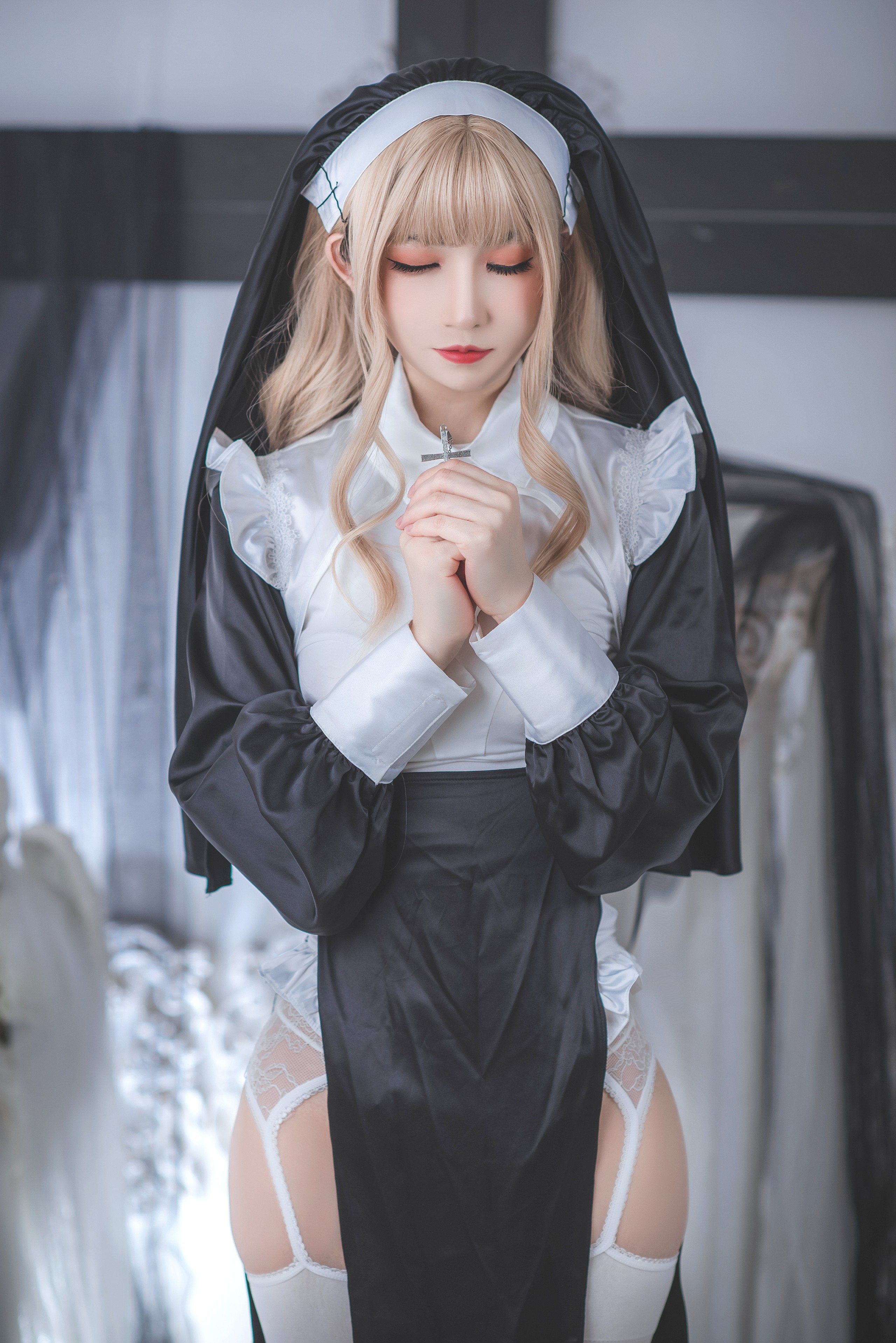 [写真] cosplay 衣衣 – 修女 [59P3V-377MB]正经资源-给我网盘资源